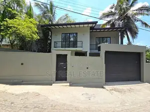 Newly Build Luxury 3 Storey House for Sale in Homagama