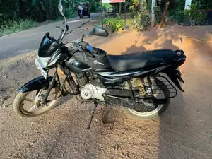 Bajaj Platina 100 ES 2017