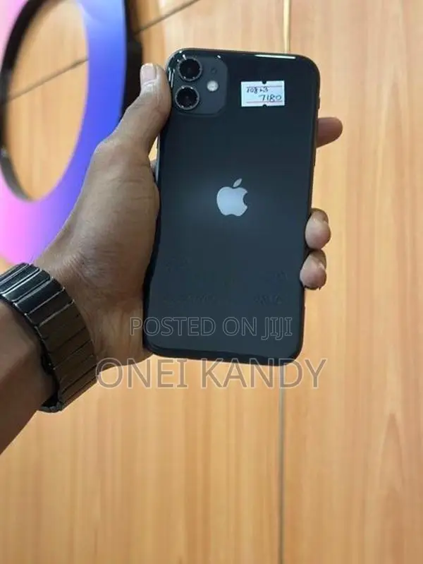 Apple iPhone 11 128GB (Used)