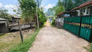 කඩවතින් ඉඩම්ක්