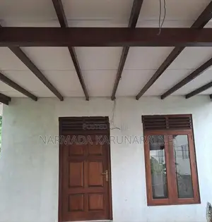 House for Rent - close to Ganemulla Kadawatha Road Ideal a Couple