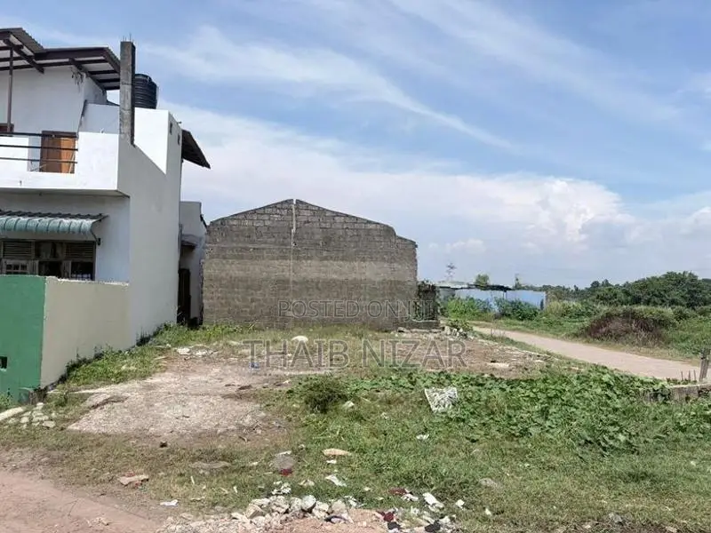 Residential Plot Near Marina Garden, Wattala – 8 Perches