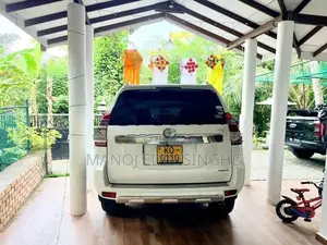 Toyota Land Cruiser Prado TX 150 2010