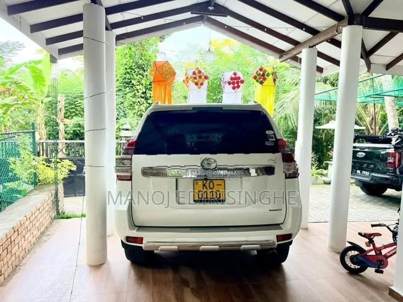 Toyota Land Cruiser Prado TX 150 2010