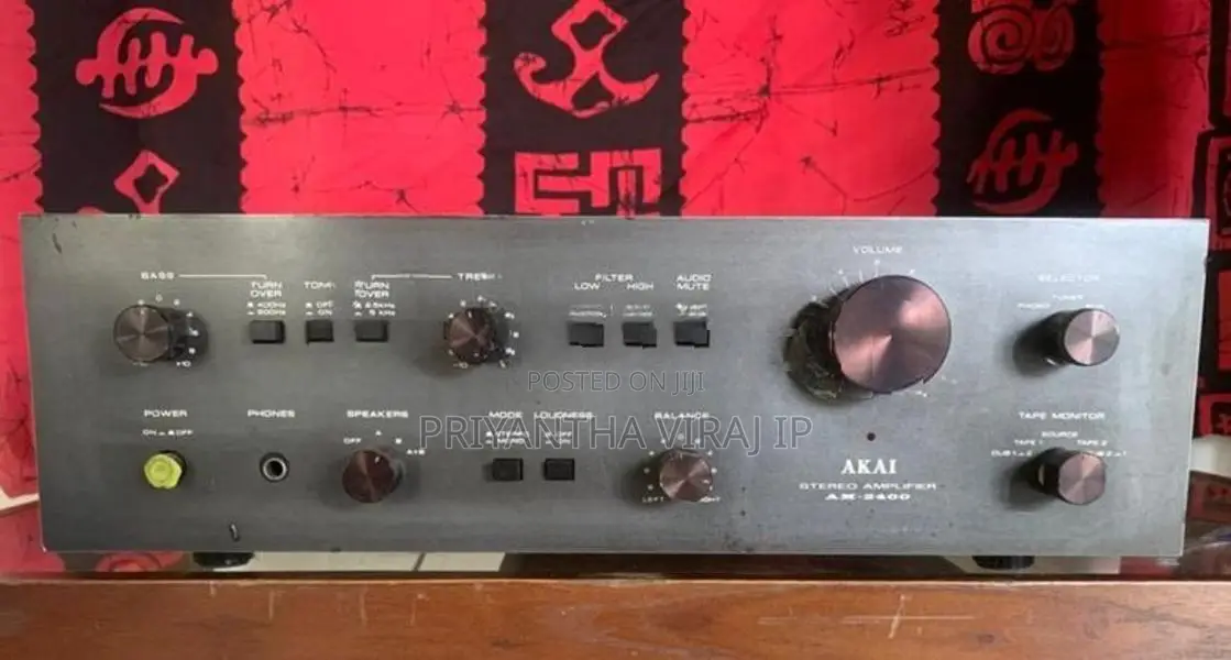 Akai Amplifier