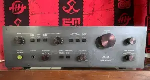 Akai Amplifier