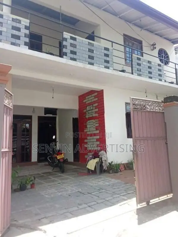 2 Storied house two separate units for sale Piliyandala, Batakettara