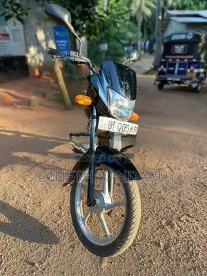 Bajaj Platina 100 ES 2017