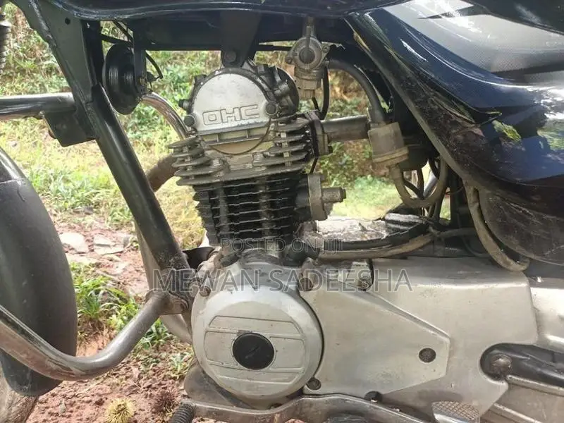 Bajaj CT100 2016