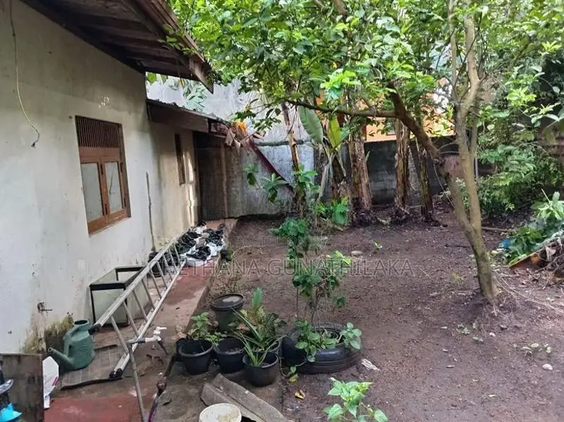 පිළියන්දල මහරගම පාරේ නිවසක් සහිත ඉඩමක් විකිණීමට