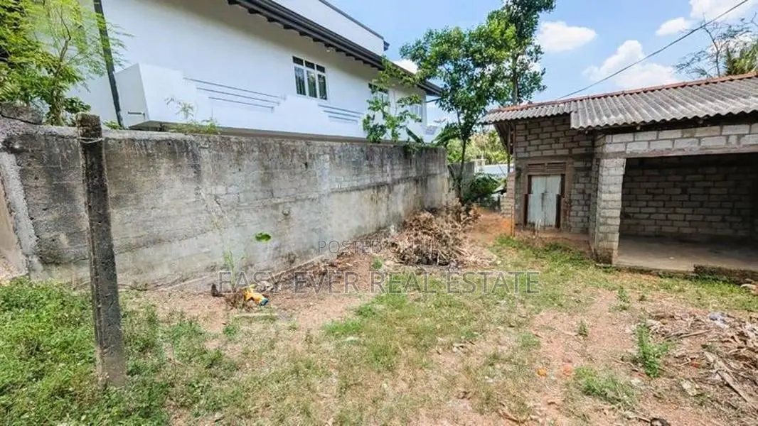 කඩවතින් ඉඩම්ක්