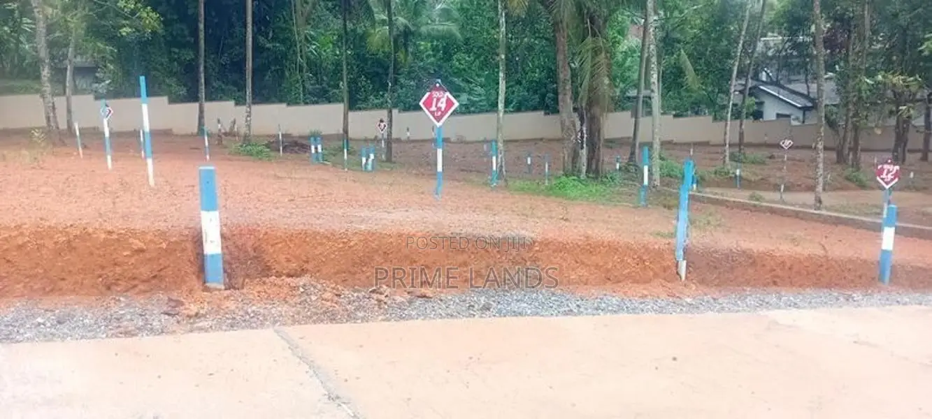 Land In Kadawatha