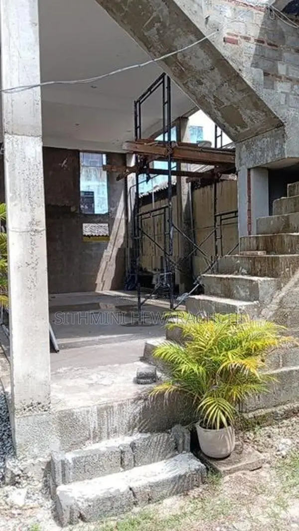Commercial Property Building with Main Road Frontage – Mabola, Wattala