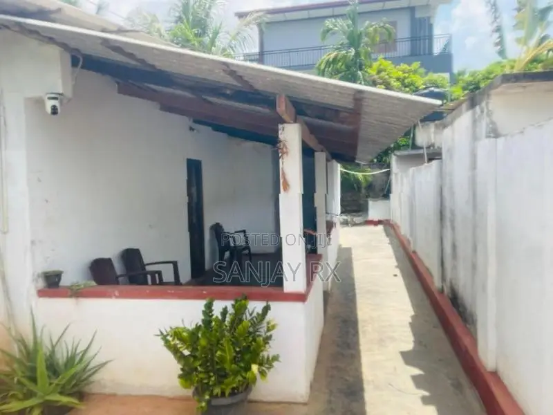 Land with House for Sale அச்சுவேலி