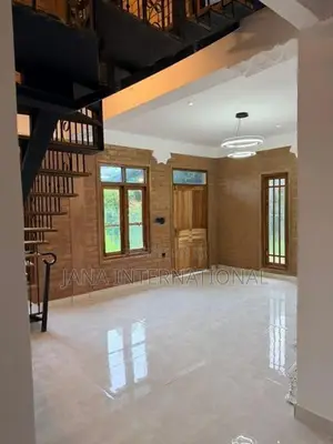 Brand New Luxurious House in Mawathagama