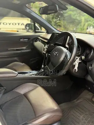 Toyota CHR NGX 10 2019