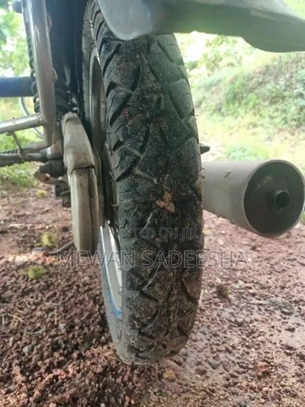 Bajaj CT100 2016