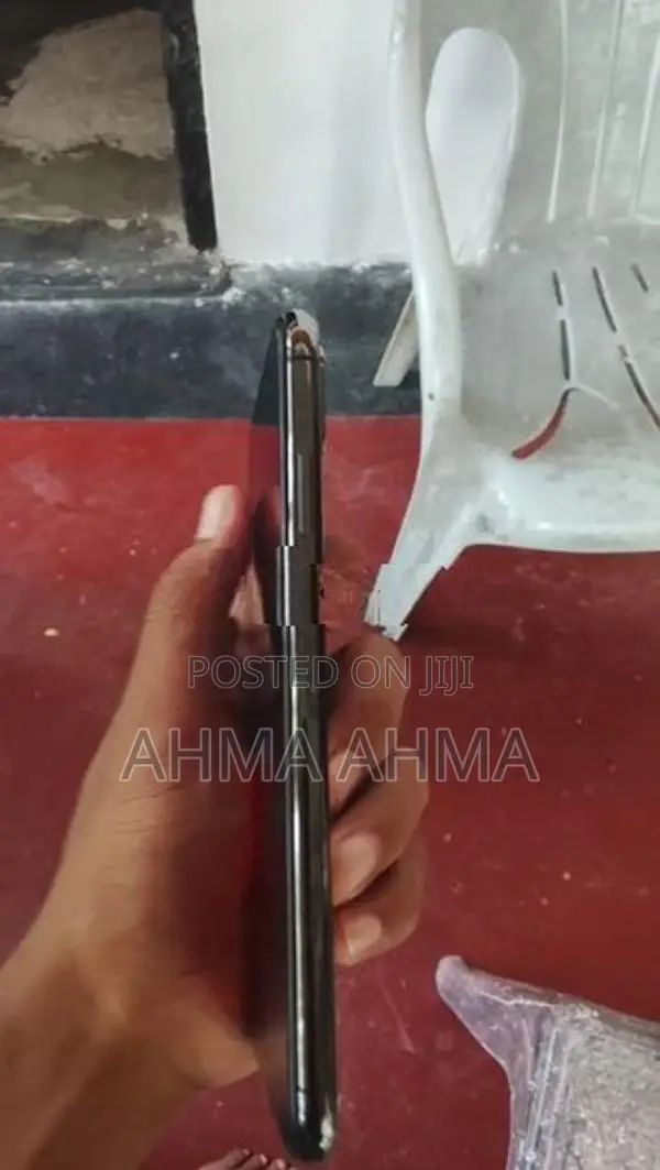 Apple iPhone XS Max (Used)