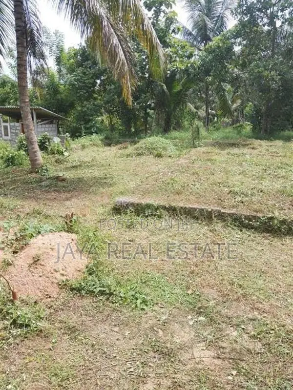 Land for Sale in Mirigama