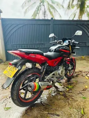 Bajaj Pulsar 180 2015