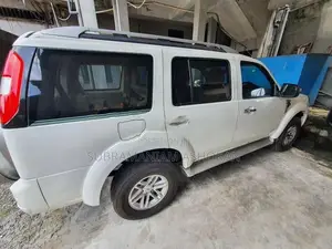 Ford Everest 2011