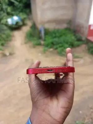 Apple iPhone 12 Red (Used)