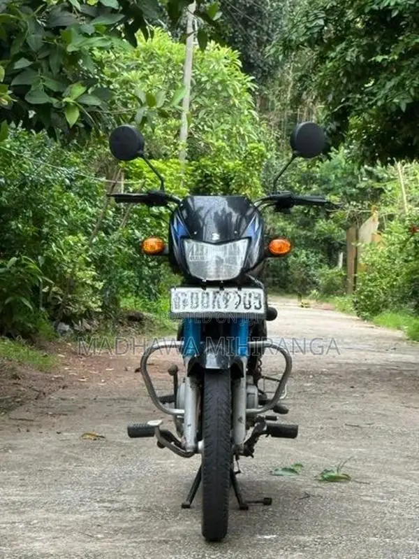 Bajaj CT100 2015