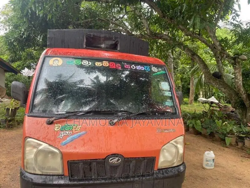 Mahindra Xylo 2013