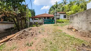 කඩවතින් ඉඩම්ක්