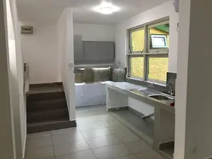 4 BR House with Garden for Lease Hantana