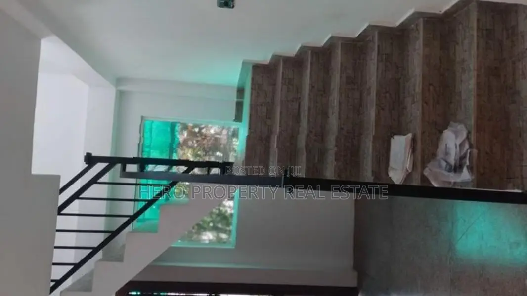 (JR104)Luxury House for Rent in Kadawatha