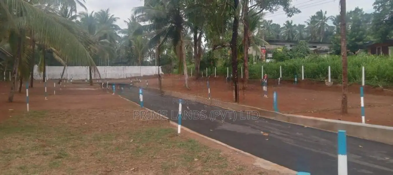 කඩවත ඉඩමක් විකිණීමට
