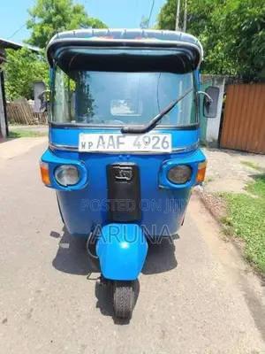 Bajaj RE 2013