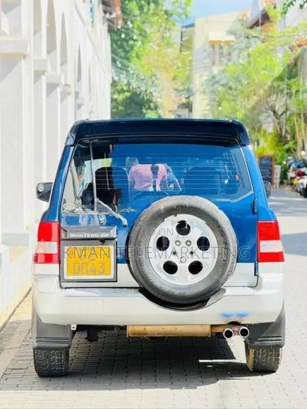 Mitsubishi Montero iO 2000