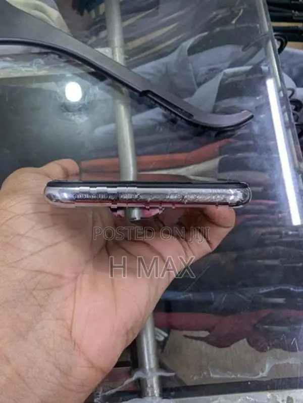 Apple iPhone X (Used)