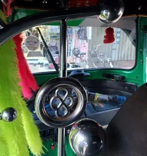Bajaj RE 2015