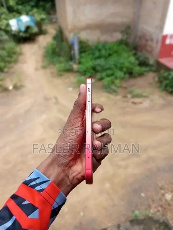 Apple iPhone 12 Red (Used)