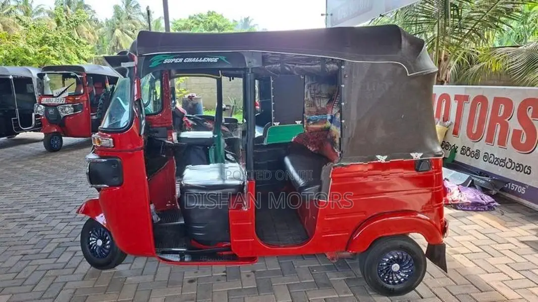 Bajaj RE 4 Stroke 2019