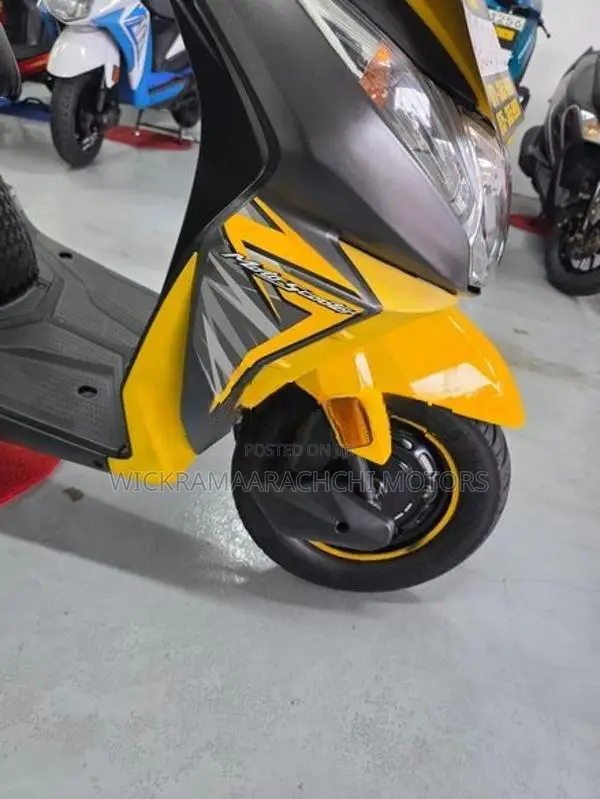 Honda Dio Yellow 2018