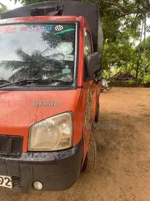 Mahindra Xylo 2013