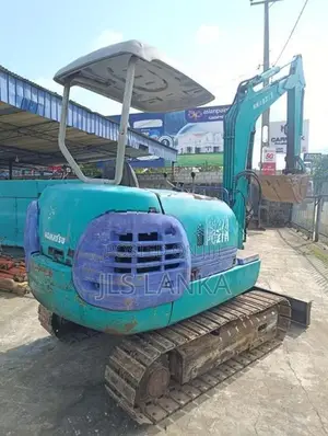 Komatsu PC 27-8