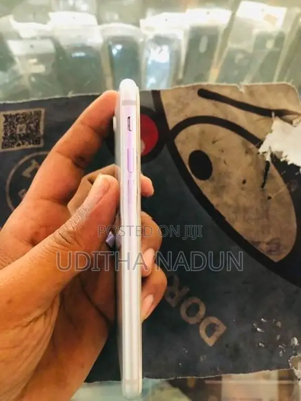 Apple iPhone 8 (Used)