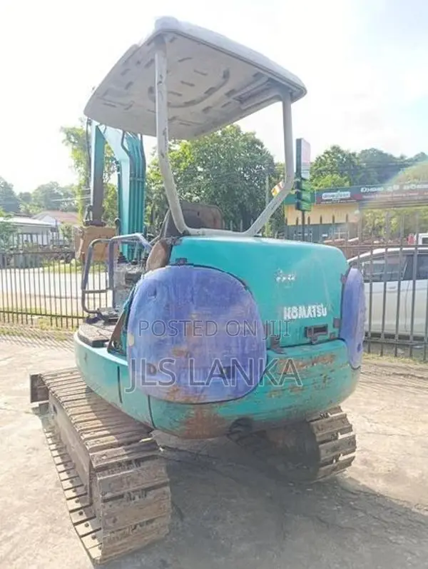 Komatsu PC 27-8
