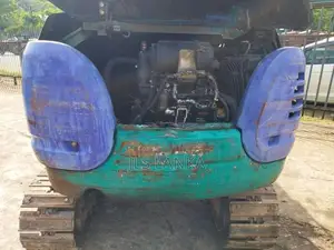 Komatsu PC 27-8