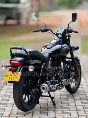 Bajaj Avenger Street 2018