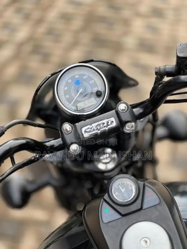 Bajaj Avenger Street 2018