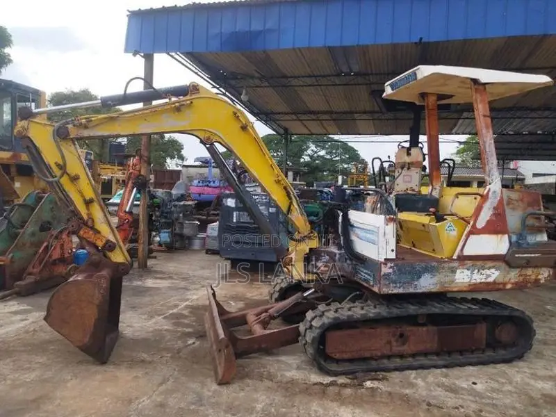 Yanmar B 27 Excavator