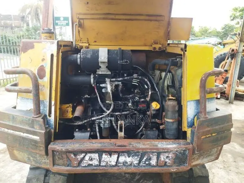 Yanmar B 27 Excavator
