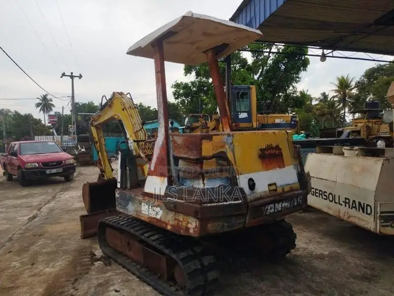 Yanmar B 27 Excavator