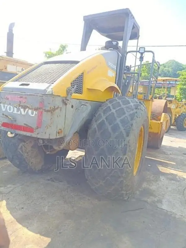 SD 110 10 Ton roller